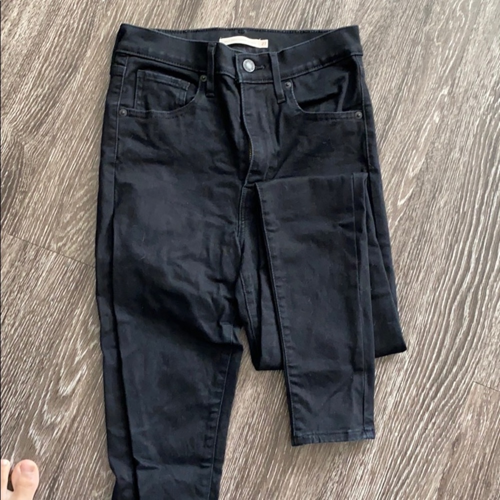 Levi High waisted skinny black jeans